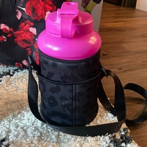 Hydrojug with sleeve